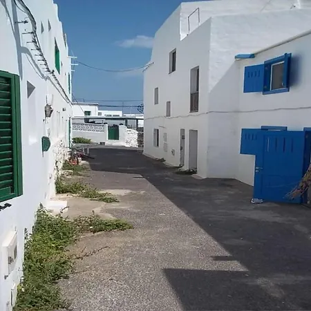 Arrieta Sleeps 4 Wifi Apartment